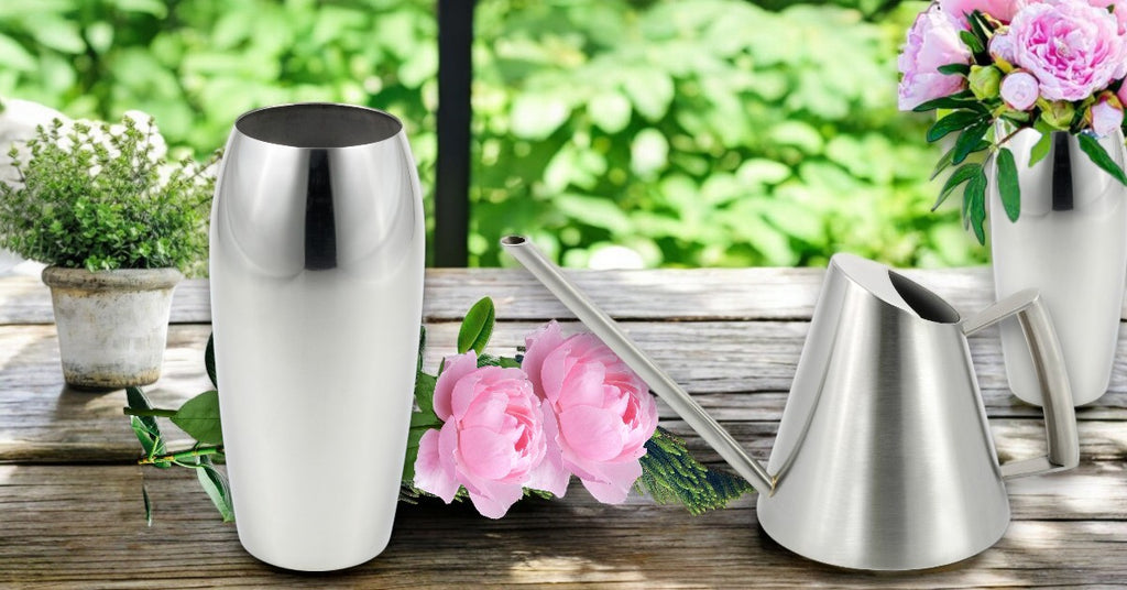 Cyber-Chic Design: The Rust-Resistant Oblong Vase and Watering Can for Modern Spaces